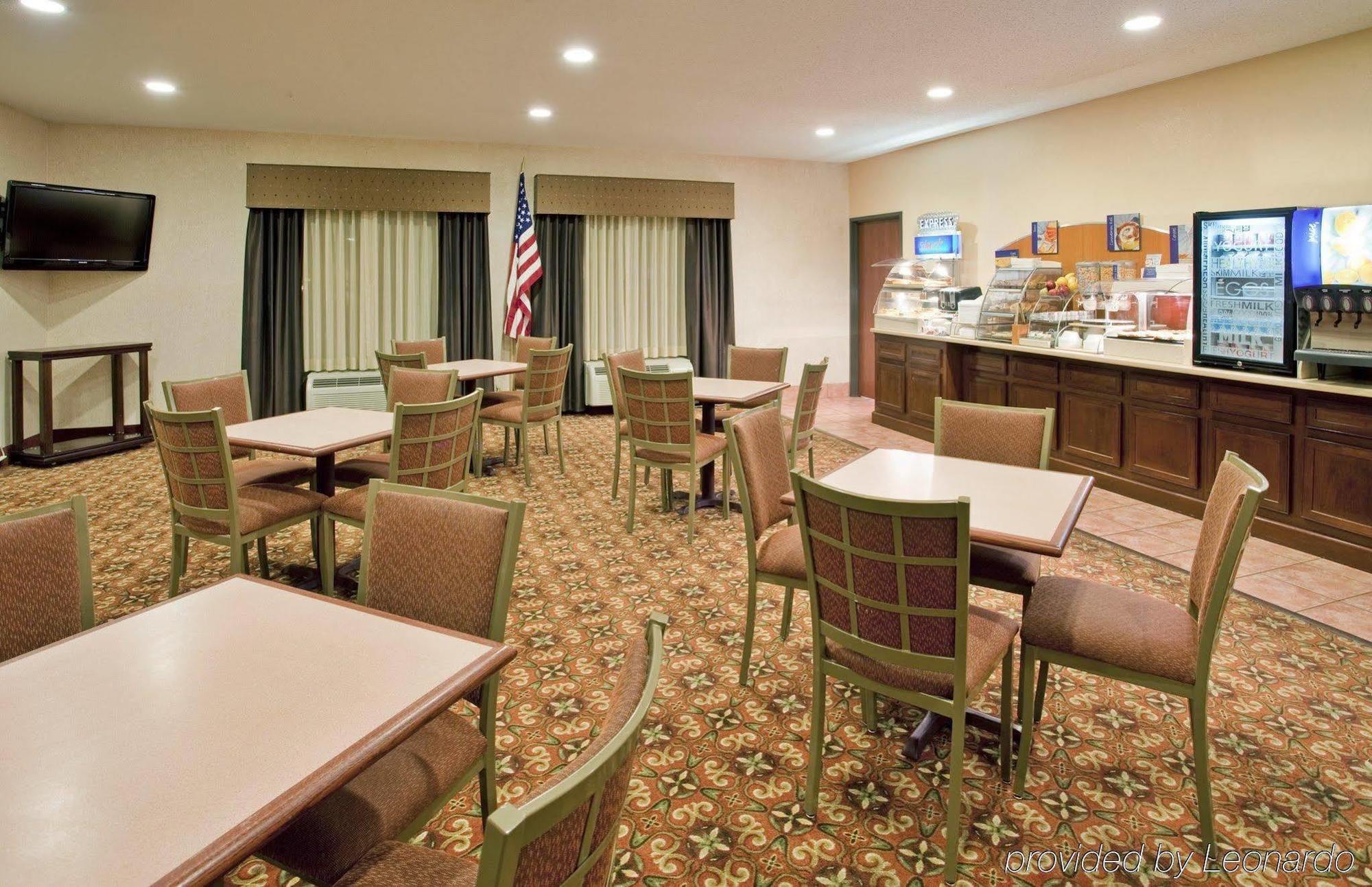 Seasons Inn & Suites Highland Restoran foto